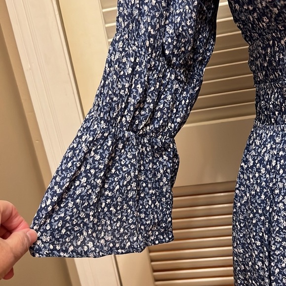 68. En Crème The Maggie Dress in Blue - Picture 12 of 17